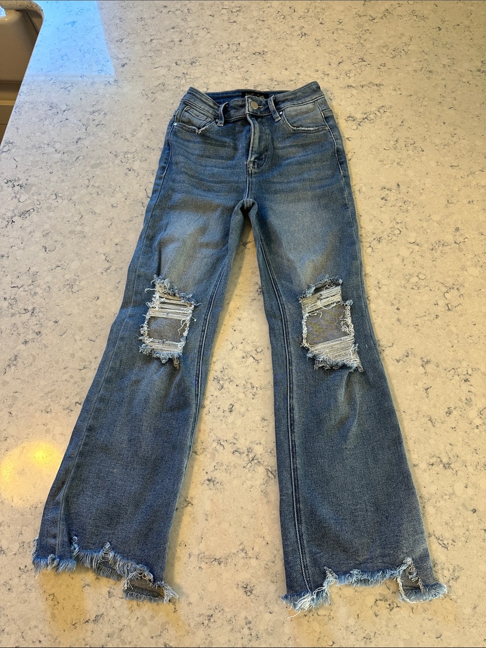 Women’s Risen Distressed High Rise Cropped Jeans